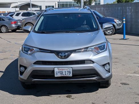 Used 2018 Toyota RAV4 XLE AWD/4WD image 2
