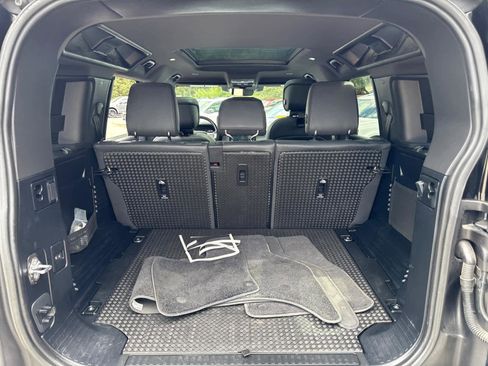 Used 2023 Land Rover Defender 110 X-Dynamic SE image 39