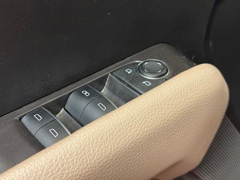 Used 2024 GMC Canyon Denali AWD/4WD image 11