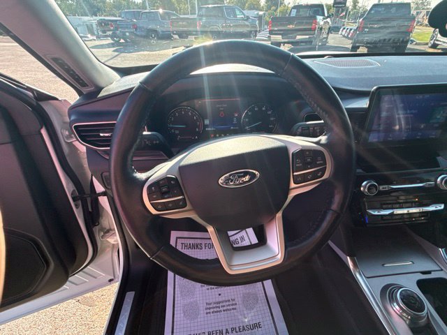 Used 2022 Ford Explorer Limited w/ Equipment Group 301A AWD/4WD image 15