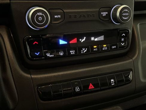 Used 2025 RAM ProMaster 3500 w/ Convenience Group FWD image 16