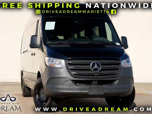 Used 2024 Mercedes-Benz Sprinter 2500 image 2