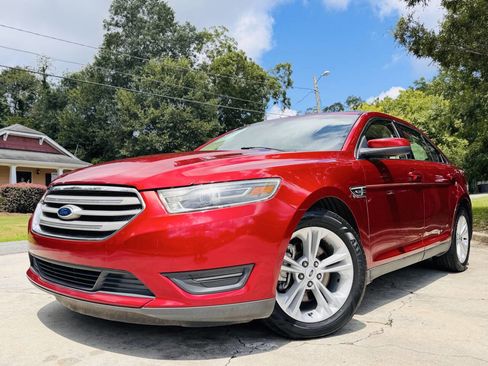 Used 2015 Ford Taurus SEL image 1