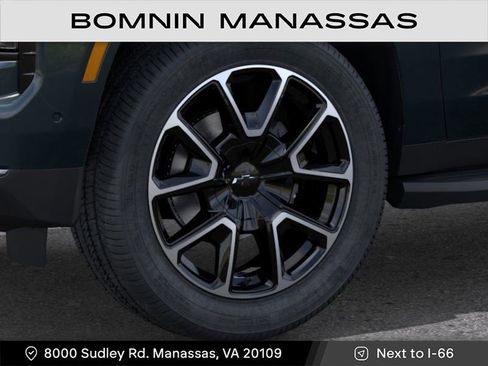 New 2026 Chevrolet Suburban RST image 9