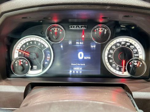 Used 2014 RAM 3500 SLT w/ Luxury Group AWD/4WD image 28