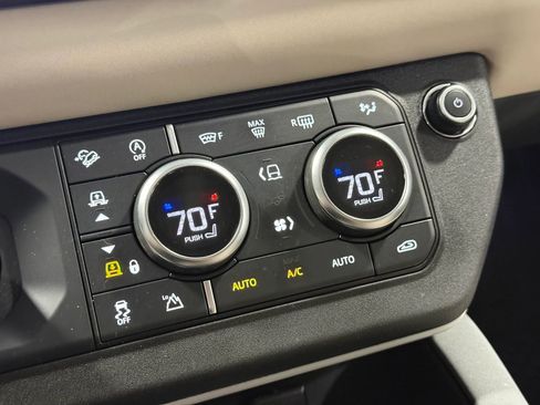 Used 2020 Land Rover Defender 110 S AWD/4WD image 36