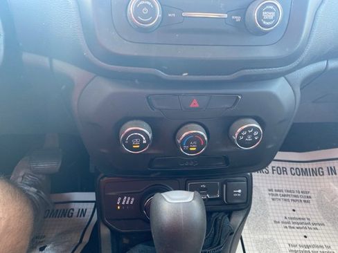 Used 2020 Jeep Renegade Sport image 23