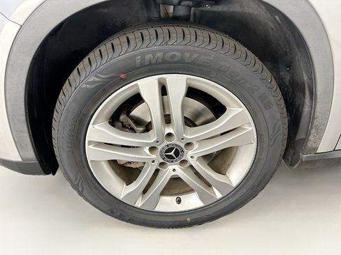Used 2018 Mercedes-Benz GLA 250 4MATIC w/ Premium Package image 36
