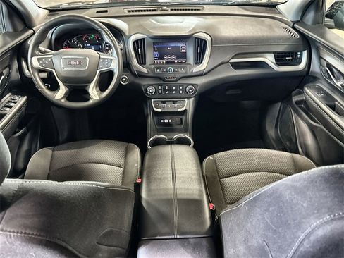 Used 2024 GMC Terrain SLE image 25
