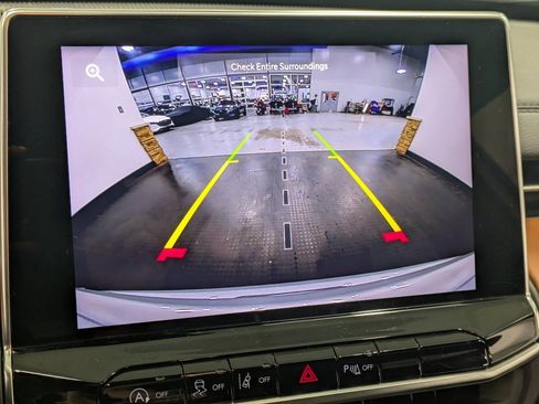 Used 2024 Jeep Compass Limited image 13