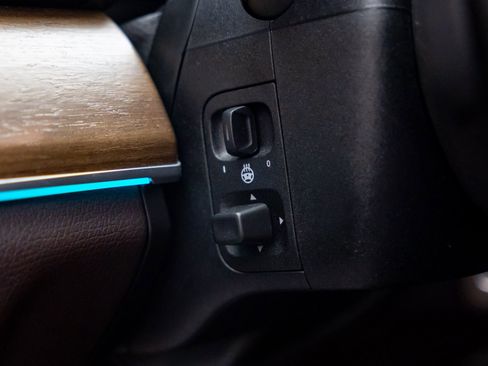 Used 2023 Mercedes-Benz GLS 450 4MATIC image 25