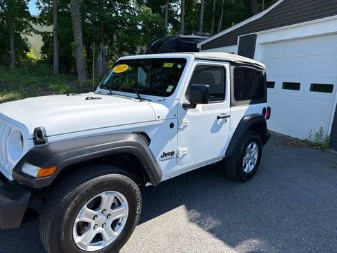 Used 2022 Jeep Wrangler Sport AWD/4WD image 2