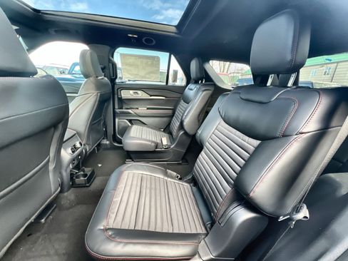 New 2026 Ford Explorer ST-Line w/ ST-Line Street Pack image 25