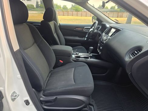 Used 2017 Nissan Pathfinder S AWD/4WD image 13