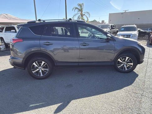 Used 2018 Toyota RAV4 XLE FWD image 4