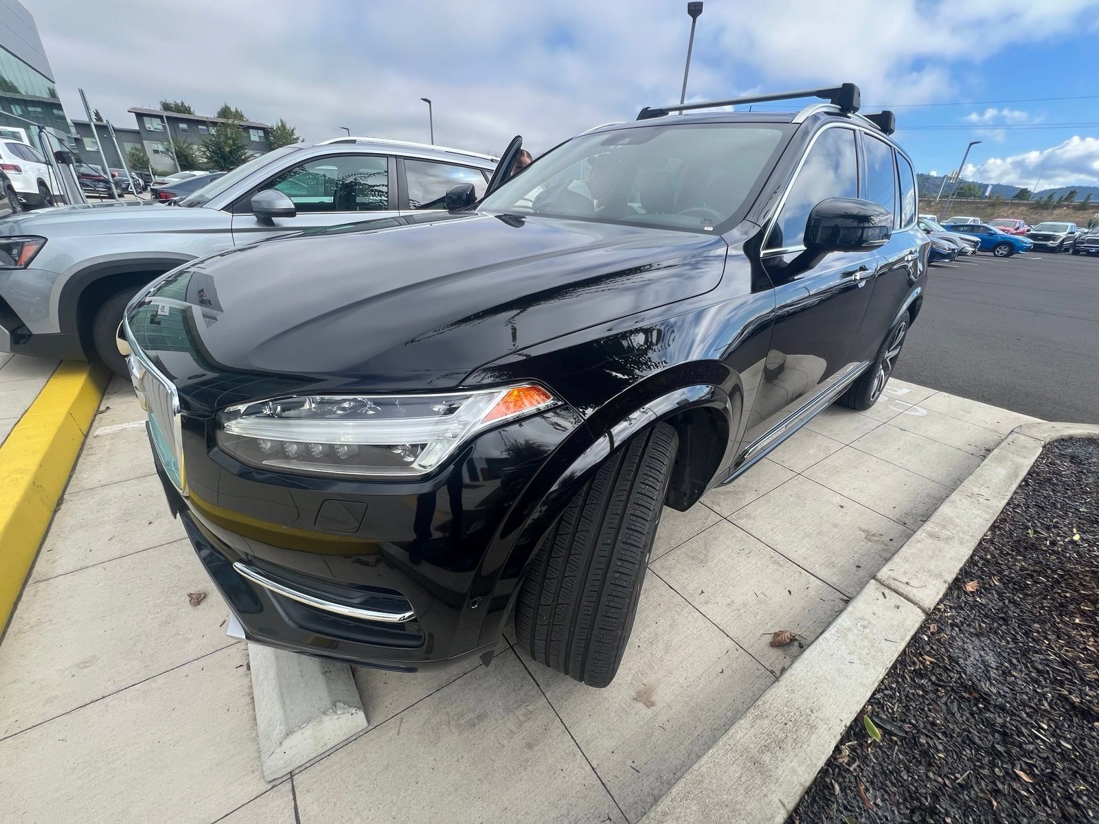 Used 2018 Volvo XC90 T6 Inscription w/ Convenience Package AWD/4WD image 2