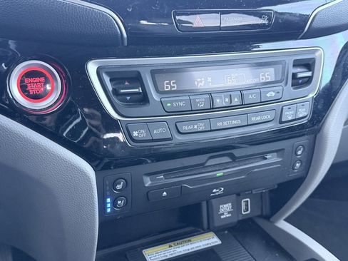 Used 2019 Honda Pilot Elite image 17