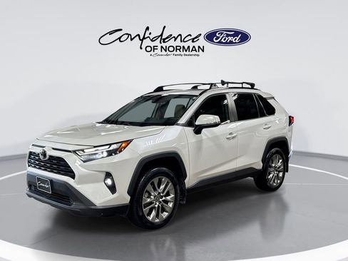 Used 2024 Toyota RAV4 XLE Premium FWD image 4