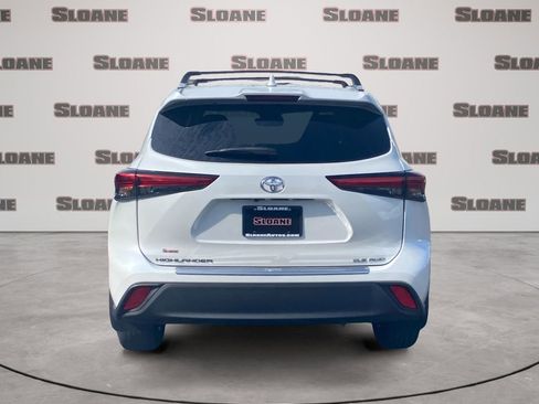Used 2023 Toyota Highlander XLE AWD/4WD image 4