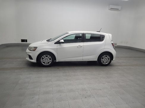 Used 2017 Chevrolet Sonic LT image 2