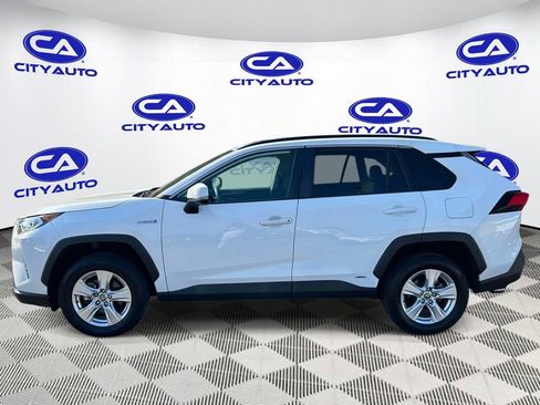 Used 2021 Toyota RAV4 XLE AWD/4WD image 6
