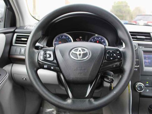 Used 2016 Toyota Camry LE image 15