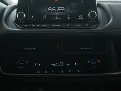 Used 2025 Nissan Rogue SV AWD/4WD image 15
