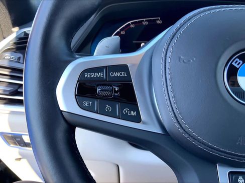 Used 2022 BMW X5 xDrive40i w/ M Sport Package image 22