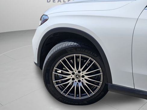 Certified 2025 Mercedes-Benz GLC 300 4MATIC image 23