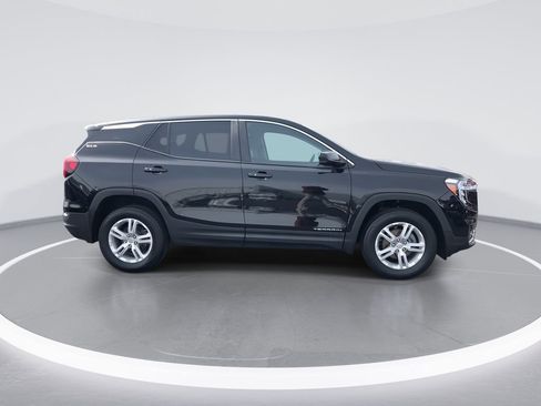 Used 2023 GMC Terrain SLE image 9