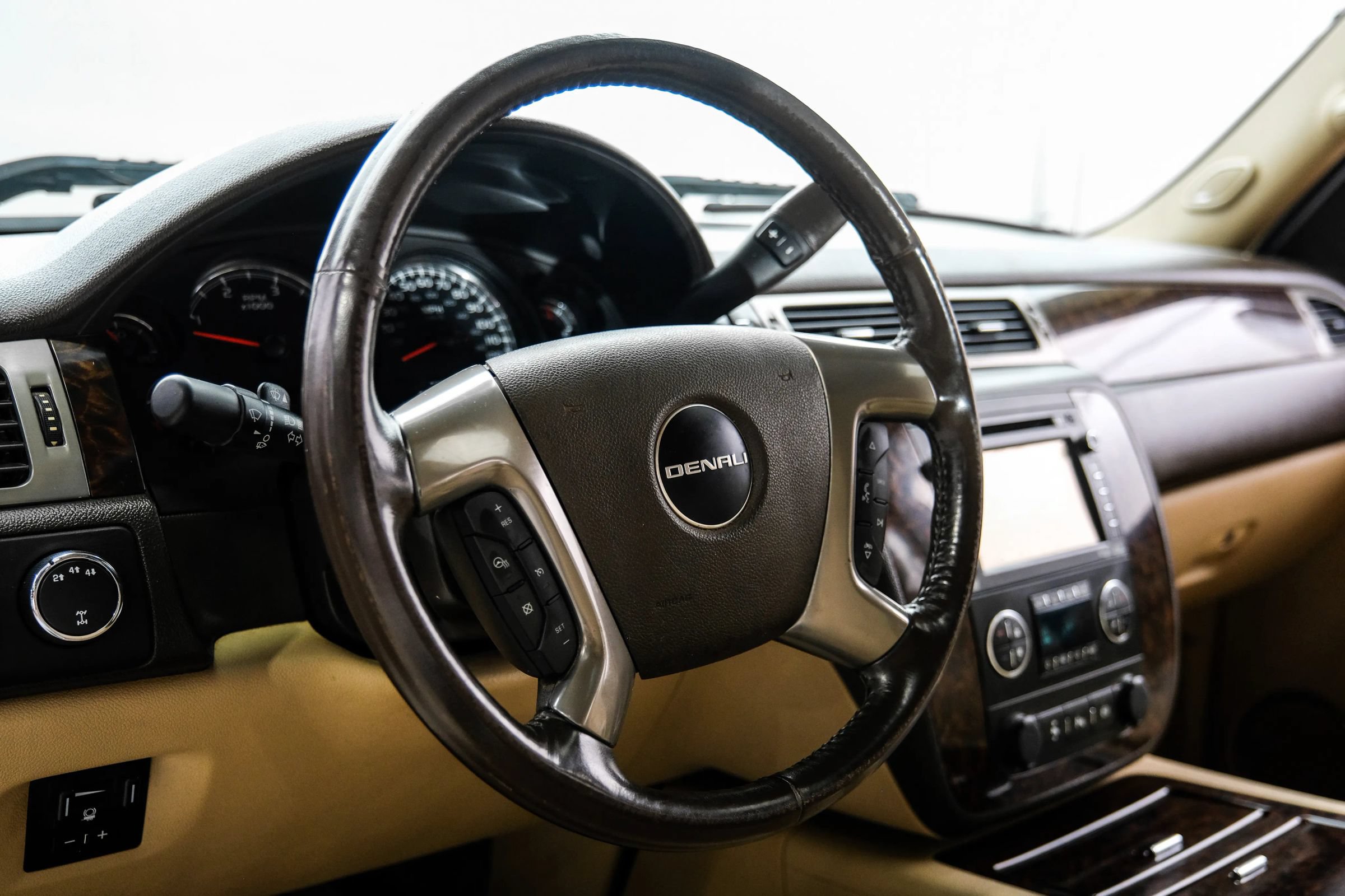 Used 2012 GMC Sierra 3500 Denali AWD/4WD image 21