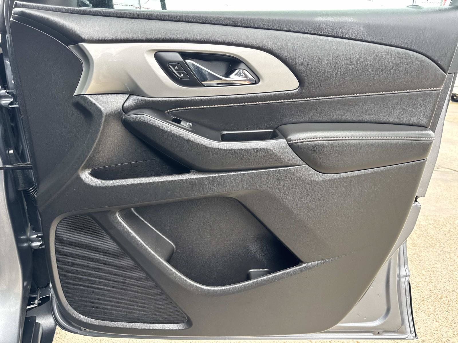 Used 2019 Chevrolet Traverse LT w/ LPO, Floor Liner Package FWD image 13