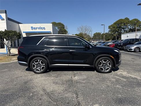 Used 2023 Hyundai Palisade Limited image 4