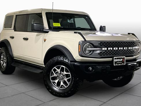 Used 2025 Ford Bronco Badlands AWD/4WD image 2