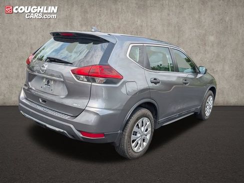 Used 2018 Nissan Rogue S AWD/4WD image 7