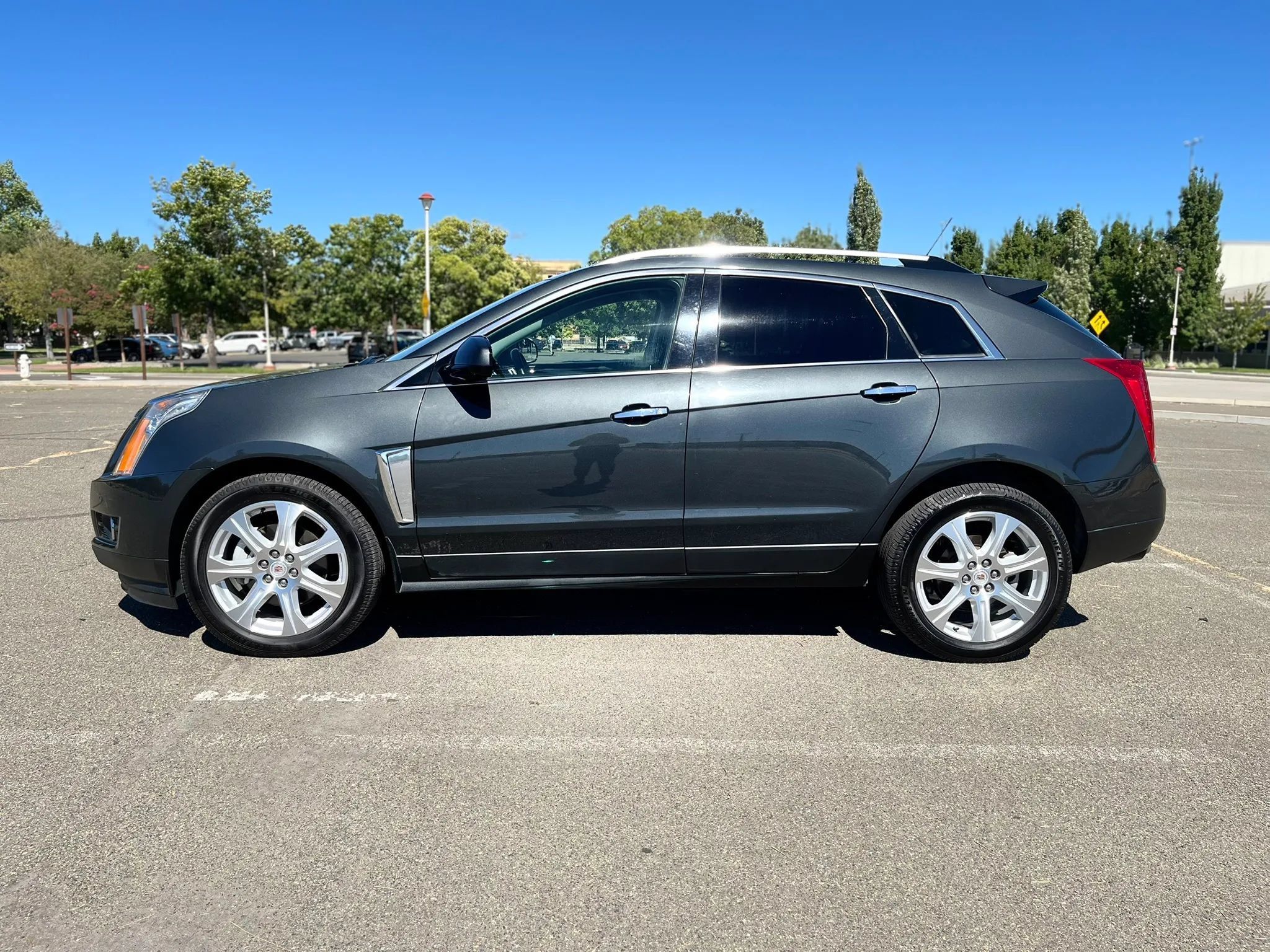 Used 2015 Cadillac SRX Performance w/ Driver Awareness Package AWD/4WD image 8