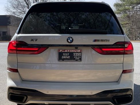 Used 2022 BMW X7 M50i image 7
