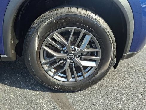 Used 2023 Nissan Rogue S AWD/4WD image 8
