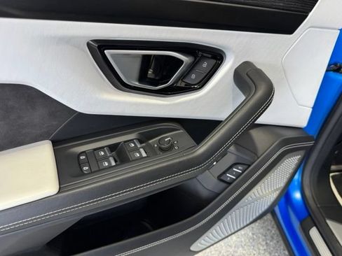 Used 2021 Lamborghini Urus AWD/4WD image 6