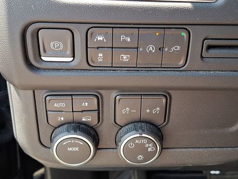 Used 2022 Chevrolet Tahoe RST w/ Luxury Package image 21