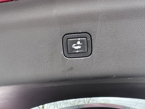 Used 2021 Buick Enclave Essence w/ Sound and Sites Package image 16