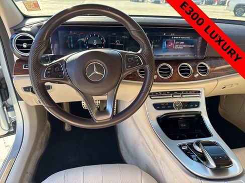 Used 2017 Mercedes-Benz E 300 image 18