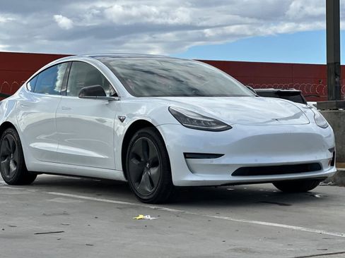 Used 2020 Tesla Model 3 Standard Range Plus image 10