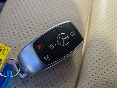 Certified 2021 Mercedes-Benz GLC 300 image 37