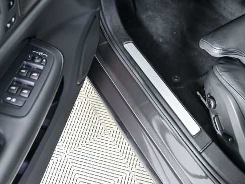 Certified 2025 Volvo S60 T8 Ultra AWD/4WD image 10