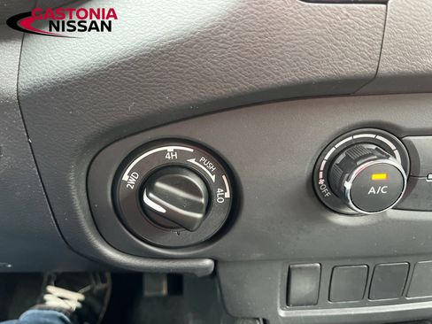 Used 2023 Nissan Frontier SV image 32