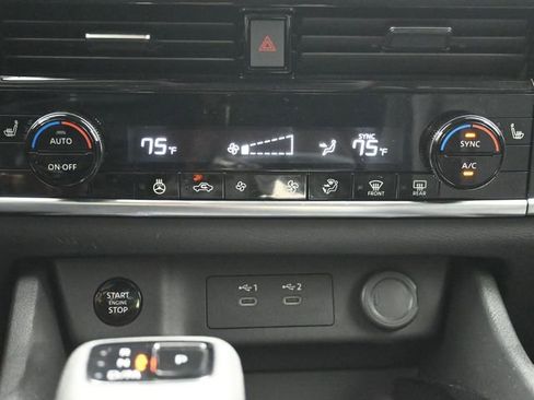 Used 2024 Nissan Rogue SL image 18