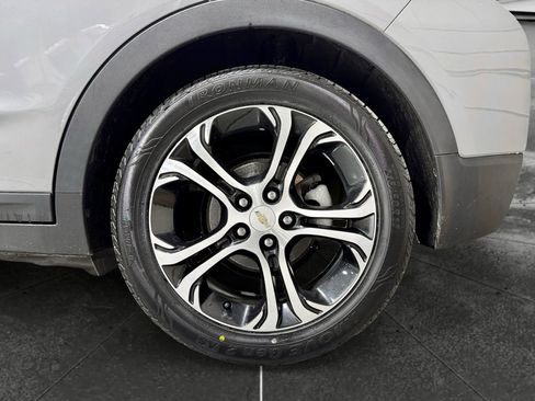 Used 2019 Chevrolet Bolt Premier w/ Infotainment Package image 32