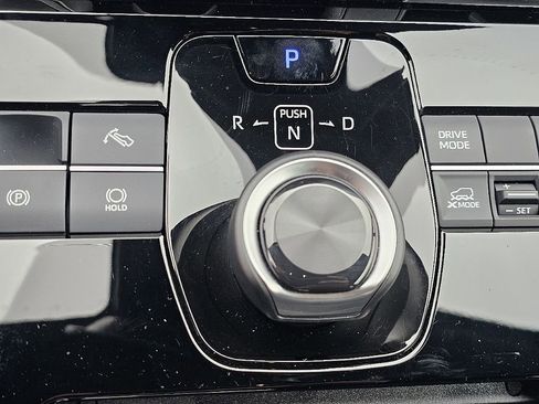 Certified 2025 Subaru Solterra Premium image 33