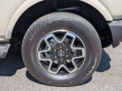New 2026 Ford Bronco Outer Banks AWD/4WD image 11
